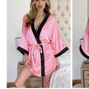 Pretty little thing striped robe